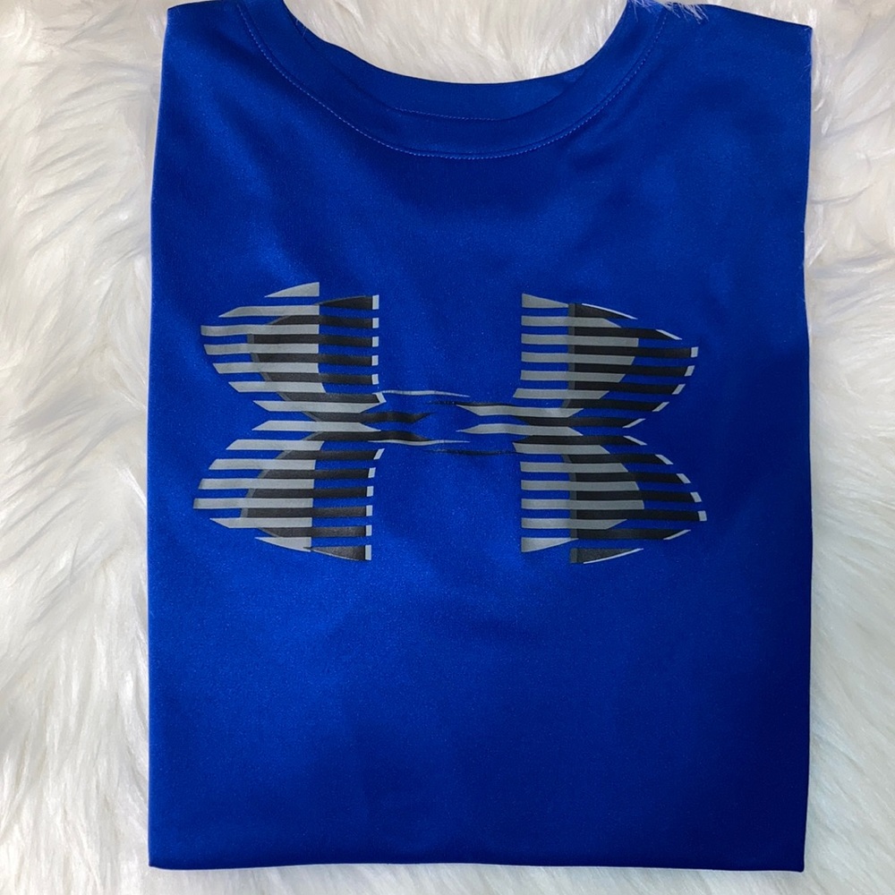 ⚡️4 items for $20⚡️ Under Armour T-Shirt